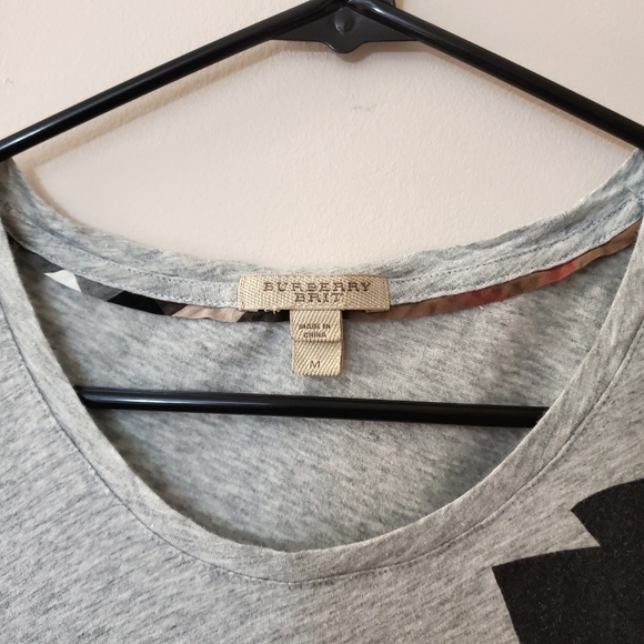 Burberry - Safe From The Storm tee 🌂 - Picture 3 of 8